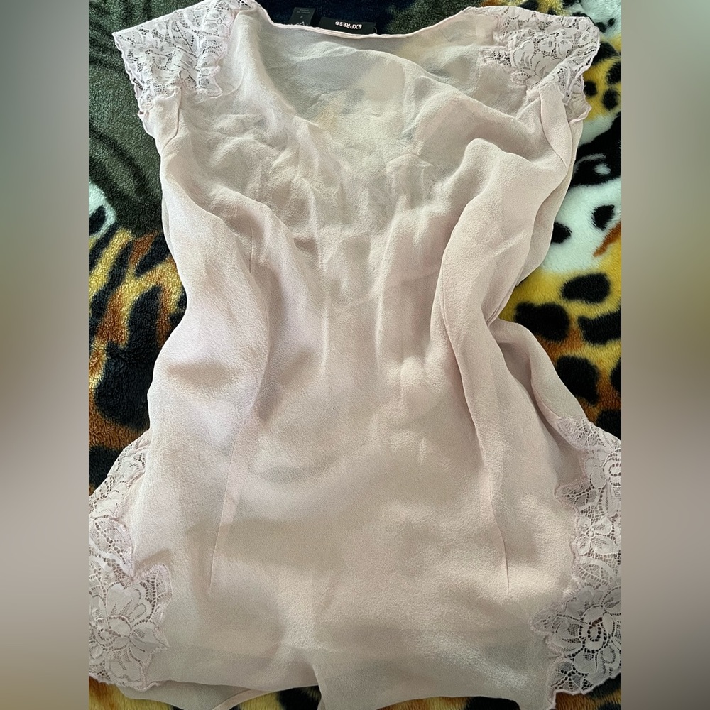 Express pink flowy top - Picture 5 of 5